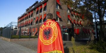 Koci: Institucionet holandeze nuk na dhanë leje të protesojmë afër objektit të Gjykatës Speciale në Hagë