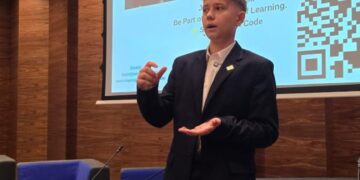 14-vjeçari nga Kosova hyn fuqishëm në fushën e AI, projekti i tij hap rrugën për përfaqësim ndërkombëtar në teknologji