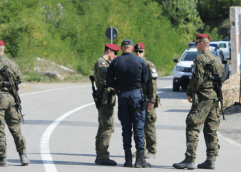 KFOR thotë se s’ka identifikuar asnjë dron nga Serbia në veri, Sveçla e Hoxha thanë ndryshe