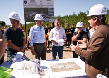 Stadiumi i Ri në Suharekë: Kurti dhe Çeku Vendosin Gurthemelin për Investimin 11 Milionësh që Frymëzon Kosovën!