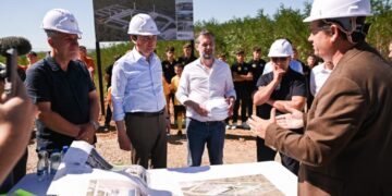 Stadiumi i Ri në Suharekë: Kurti dhe Çeku Vendosin Gurthemelin për Investimin 11 Milionësh që Frymëzon Kosovën!