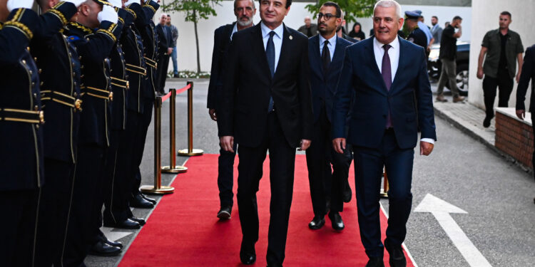 Kurti në 26-vjetorin e Policisë së Kosovës: “Policia është themeli i sigurisë sonë, sakrifica e të rënëve porosi për Kosovën më të sigurt”