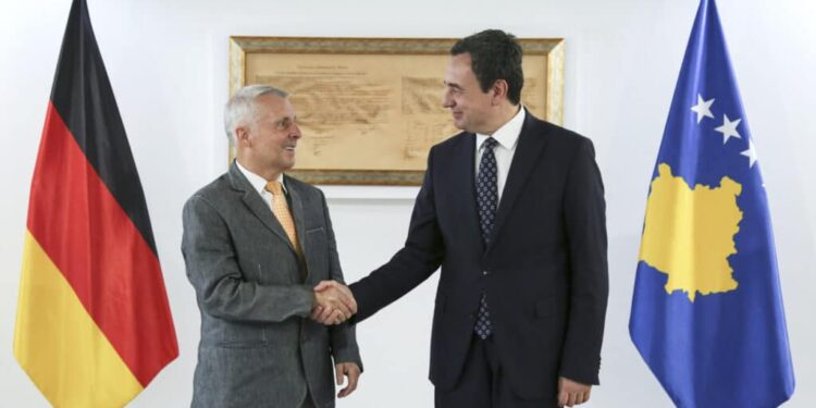 Kryeministri Kurti priti në takim lamtumirës ambasadorin gjerman Jorn Rohde