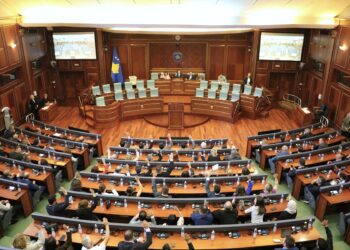 Konstituimi i kontestuar: LDK e PDK nuk ulen në tavolinë me Bashën”