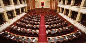 Seanca e parë e legjislaturës së XI-të: 140 deputetë betohen, PS propozon Niko Peleshin për kryetar Kuvendi