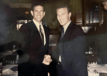 “Sot, fjala e dhënë dhe e vërteta qëndrojnë po aq fuqishëm sa atëherë”-Limaj publikon foto të rrallë me James Rubin