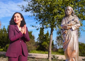 Osmani në nderim të Nënës Terezë: Trashëgimia e saj është thirrje për dashuri, shpresë dhe paqe