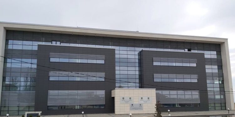 Prokuroria ngrit aktakuzë ndaj 32 personave për dëmtim të bankave në vlerë 300 mijë euro