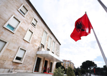 Qeveria vendos sot për shkarkimin e Erion Veliajt nga detyra e kryebashkiakut të Tiranës