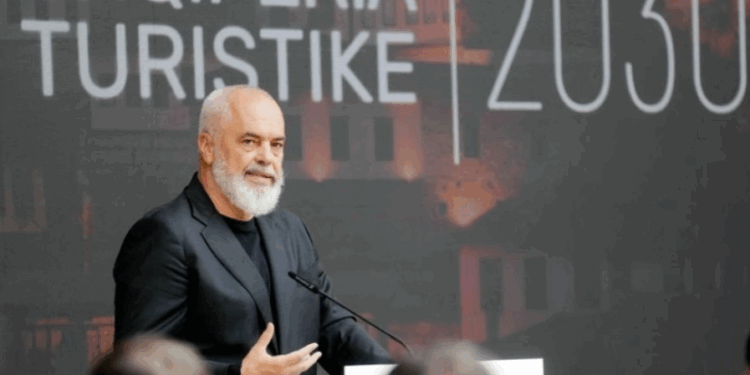 Rama i ashpër me shqiptarët e Kosovës dhe Shqipërisë: Gati të luftojnë me Serbinë në stadium, por ndotin plazhet e Shqipërisë