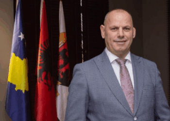 Ramiz Lladrovci publikon transkripten e një audio incizimi: Shantazhi do të dështojë