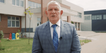 Mësim, kreativitet dhe siguri: Buja shpall programin për klasat fillore