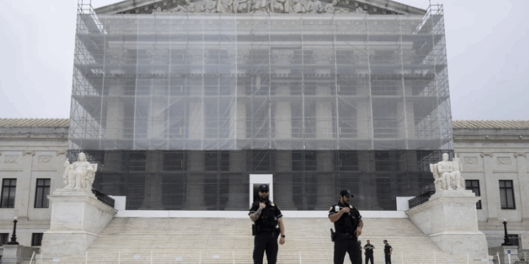 Trump i kërkon Gjykatës Supreme të përshpejtojë shqyrtimin e çështjes së tarifave