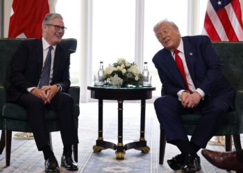 Britania dhe SHBA rifillojnë negociatat për çelikun, në prag të vizitës shtetërore të Trump