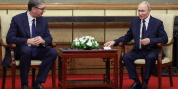 Takimi Vuçiç-Putin në Pekin: Bashkëpunim strategjik dhe projekte të përbashkëta