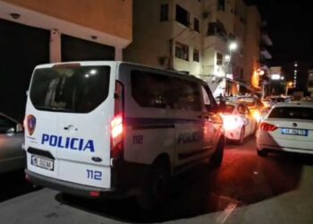 Vrasje me thikë në Durrës, policia në kërkim të autorit