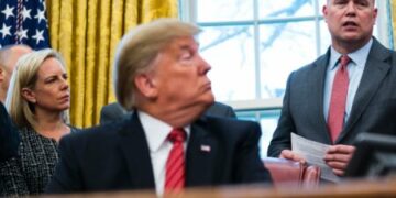 Ambasadori amerikan në NATO: Po e ndjekim me kujdes çka po ndodh në Republikën Srpska dhe Serbi që situata të mos shndërrohet në konflikt rajonal