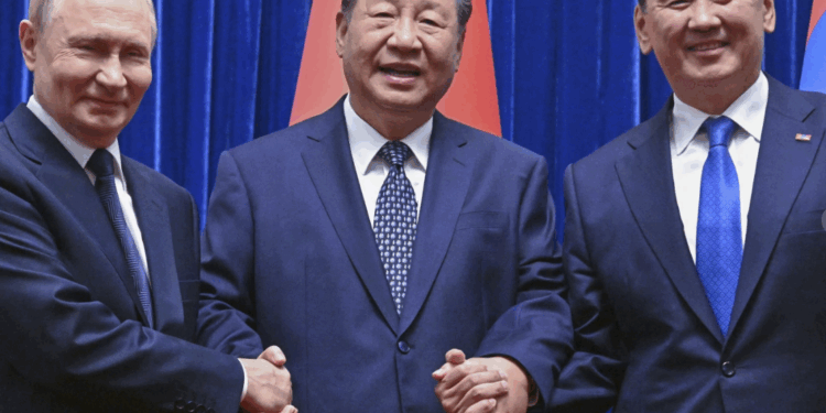 Xi dhe Putin riafirmojnë lidhjet e “miqve të vjetër” përballë sfidave me SHBA-në