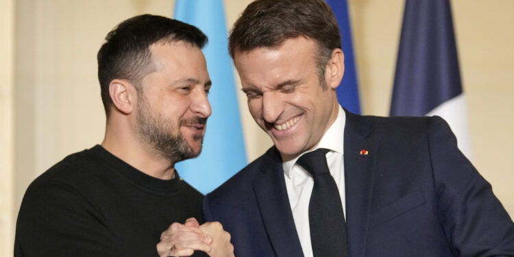 Sulmi më i madh ajror i Rusisë ndaj Ukrainës godet Kievin – Zelensky koordinon me Macron për reagim diplomatik