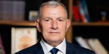 Shukri Buja mban mitingun përmbyllës në Lipjan