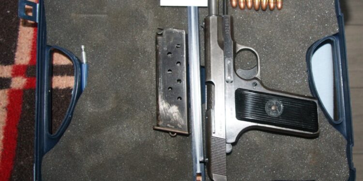 Arrestohen tre persona për armë e drogë në Kamenicë