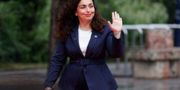 “Mos ma prishni ditën”: Osmani nervozohet kur pyetet për ndërhyrjen e Vuçiqit në zgjedhje siç tha Kurti