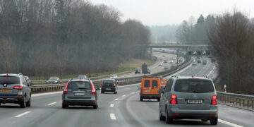 Rregulla të reja për shoferët në BE: Patentë në moshën 17 vjeç dhe licencë dixhitale për drejtuesit