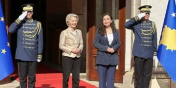 Presidentja e Komisionit Evropian, Ursula von der Leyen, viziton Kosovën – pritet nga Osmani