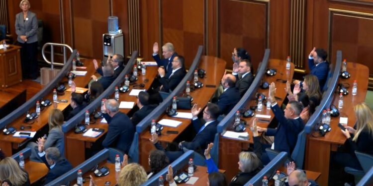 Basha e shpall të konstituuar Kuvendin e Kosovës