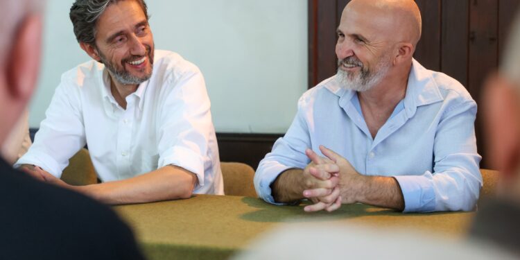 Uran Ismaili me Shoqatën e Kiosqeve: Pjesë e pandashme e imazhit të ri të Prishtinës