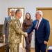 Komandanti i KFOR-it takohet me Sveçlën, diskutohet situata e sigurisë në Kosovë