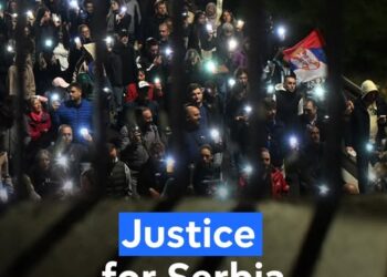 Parlamenti Evropian kërkon drejtësi një vit pas tragjedisë në Novi Sad: Reagim ndaj polarizimit dhe shtypjes në Serbi