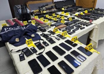 Arsenal armësh nga Kosova në Tiranë, furgoni ishte kamufluar si mjet mirëmbajtjeje rrugore