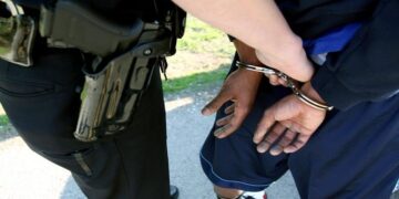 Dy sulme ndaj policëve në Pejë brenda ditës – arrestohen të dyshuarit