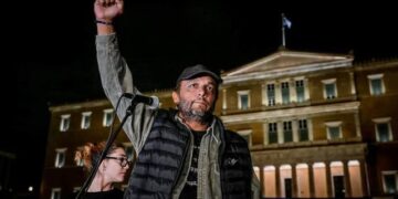 Emigranti shqiptar Pano Ruçi në grevë urie prej 17 ditësh para Parlamentit grek