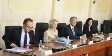 Brukseli sqaron pse Ursula von der Leyen u largua nga Kosova pa folur për media