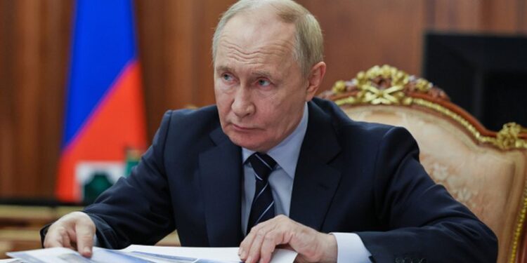 Polonia: Nuk e përjashtojmë arrestimin e Putinit nëse fluturon mbi hapësirën tonë ajrore