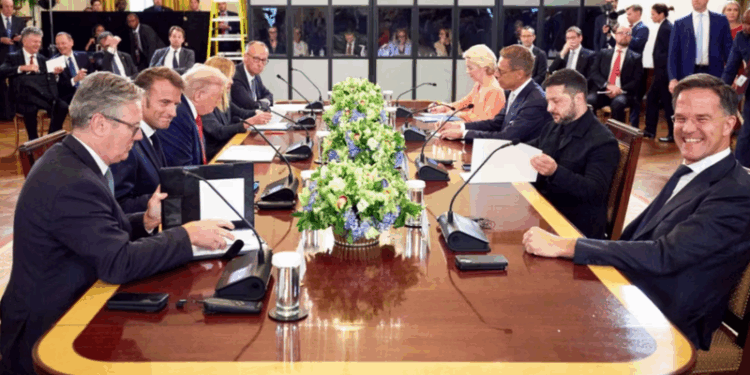 Evropa: Vijat e tanishme të frontit në Ukrainë duhet të jenë pikënisja e bisedimeve për paqe