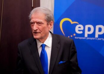 Berisha në Strasburg: “Edi Rama po na përgjon internetin” – Akuzë për sistem përgjimi dhe lidhje me kartelet e drogës