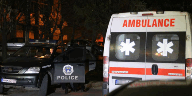 Bie nga ndërtesa, vdes gruaja nga Gjakova