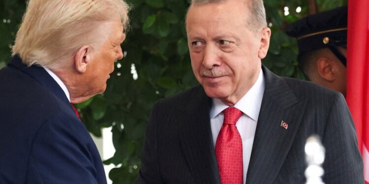 Incident diplomatik: Erdogan përjashtoi Netanyahun nga tryeza e paqes në Egjipt, kërcënoi Trump se do kthehej pas