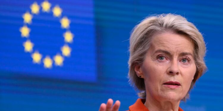Ursula von der Leyen viziton Kosovën më 15 tetor – BE shtyn publikimin e raportit vjetor për shkak të turit ballkanik