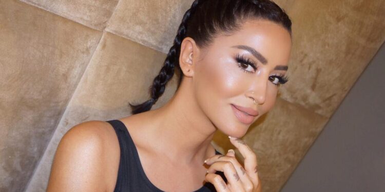 “U shndërrua në cirk!” – Dafina Zeqiri shpërthen për xhirimet në varrimin e vëllait të Gjestit