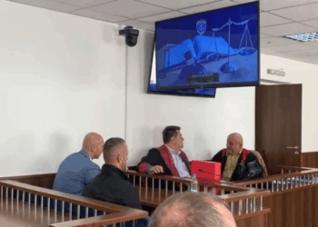 Nis seanca fillestare ndaj Simiqit dhe Vukasinoviqit