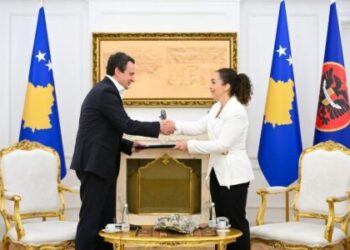 Presidentja Osmani mandaton Albin Kurtin për formimin e Qeverisë së Kosovës