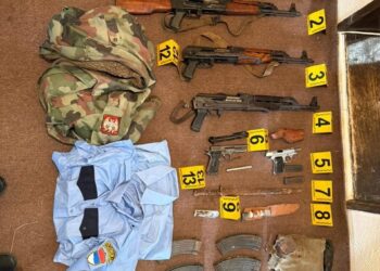 Policia në Leposaviq zbulon arsenal armësh dhe pajisje ilegale – një i arrestuar