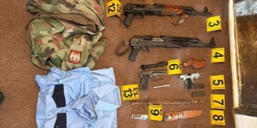 Policia në Leposaviq zbulon arsenal armësh dhe pajisje ilegale – një i arrestuar