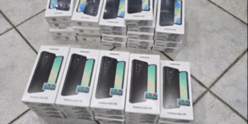 Dogana sekuestron telefona të rinj të padeklaruar në Prishtinë