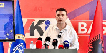 Bujar Osmani uron Izet Mexhitin për fitoren: Në politikë fjala e fundit u takon qytetarëve!