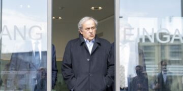 Platini thyen heshtjen: “Tani fillon kundërsulmi im!”